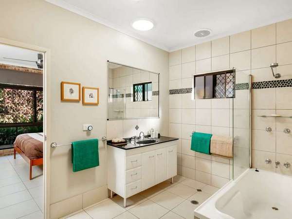 166 Harvey Rd, Redlynch - Thumbnail 6
