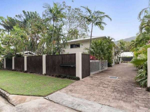 3/13 Amphora Street