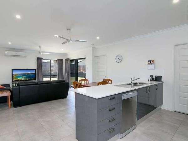 38 Perserverance Street, Redlynch - Thumbnail 3
