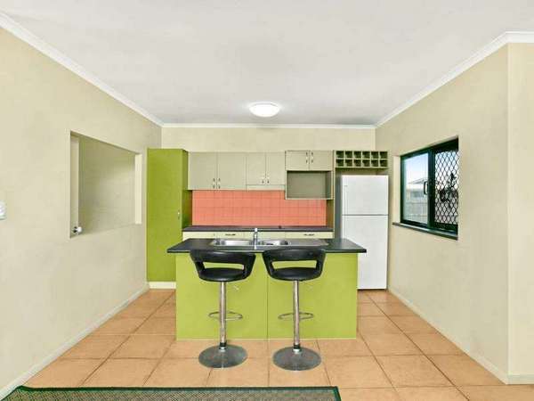 12 Goldberg Close, White Rock - Thumbnail 2