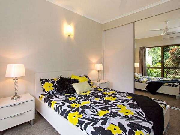 19/21-31 Poinciana Street, Holloways Beach - Thumbnail 2