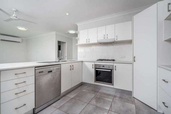 2 Hunter Close, Redlynch - Thumbnail 5
