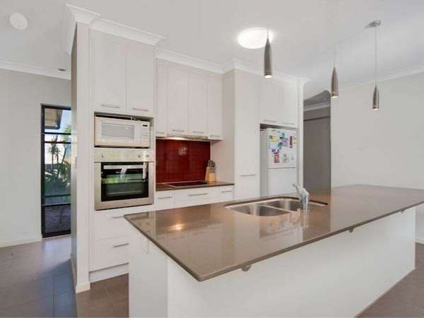 10 Heritage Street South, Redlynch - Thumbnail 3