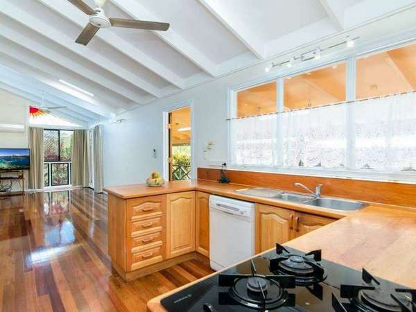 39 Impey Street, Caravonica - Thumbnail 2