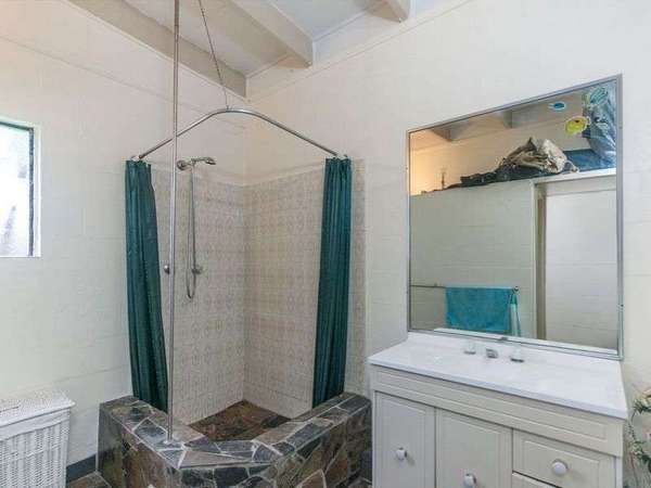 35 Maple Street, Holloways Beach - Thumbnail 3