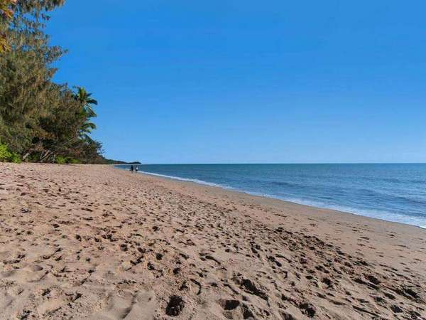 33/21-31 Poinciana Street, Holloways Beach - Thumbnail 2