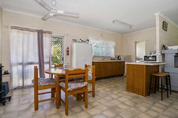 94 Baronia Crescent, Holloways Beach - Thumbnail 5
