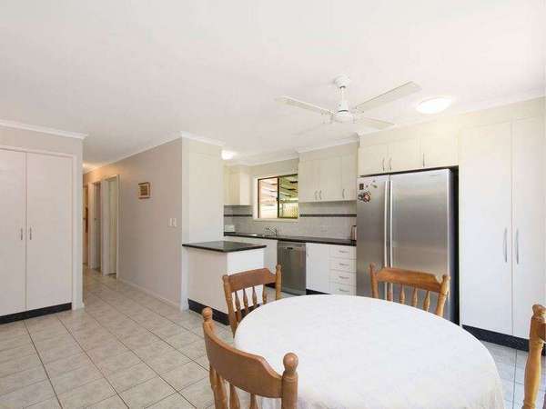 21 Oleander Street, Holloways Beach - Thumbnail 6