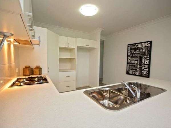 2 Hunter Close, Redlynch - Thumbnail 4