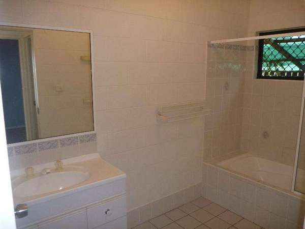 122 Timberlea Drive, Bentley Park - Thumbnail 4