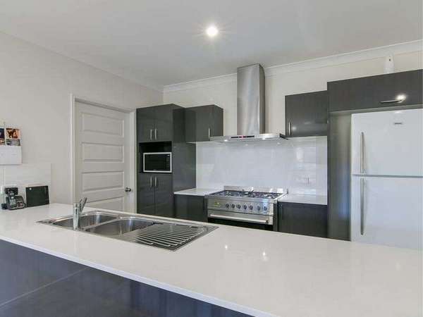 38 Perserverance Street, Redlynch - Thumbnail 2