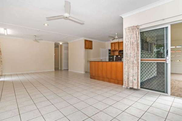 7 Lennon Street, Westcourt - Thumbnail 3
