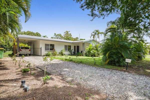 94 Baronia Crescent, Holloways Beach - Thumbnail 3