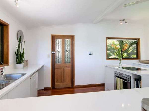 8 Willandra Close, Caravonica - Thumbnail 2