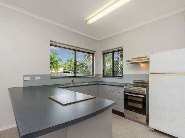 20/21-31 Poinciana Street, Holloways Beach - Thumbnail 8