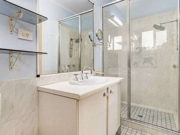 4 Harwood Close, Brinsmead - Thumbnail 6