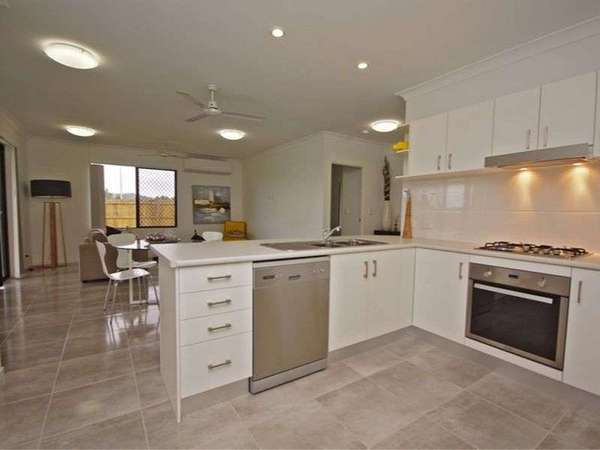 2 Hunter Close, Redlynch - Thumbnail 5