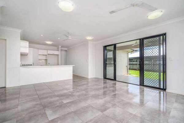 2 Hunter Close, Redlynch - Thumbnail 6