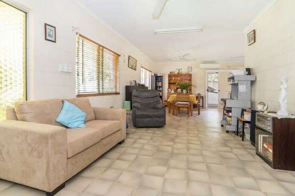 94 Baronia Crescent, Holloways Beach - Thumbnail 4