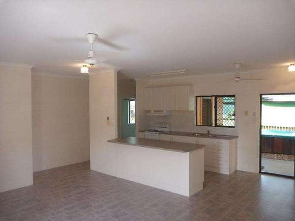 122 Timberlea Drive, Bentley Park - Thumbnail 2