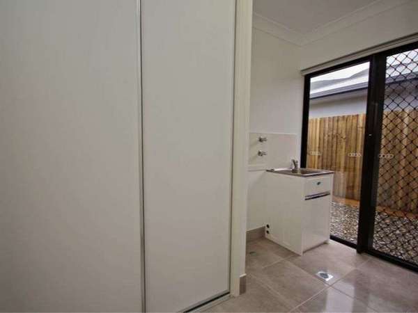2 Hunter Close, Redlynch - Thumbnail 6