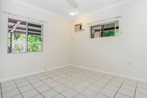 7 Lennon Street, Westcourt - Thumbnail 7
