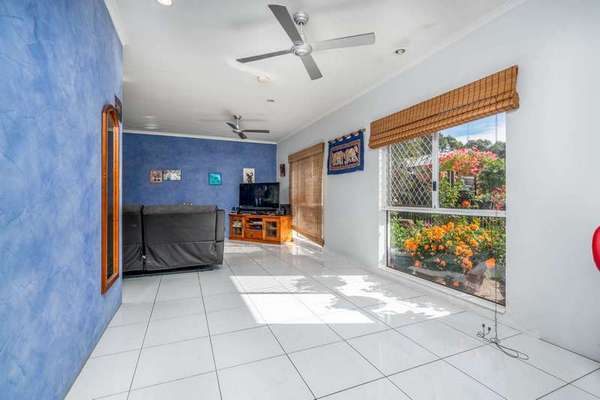 13 Ethel Close, Redlynch - Thumbnail 3