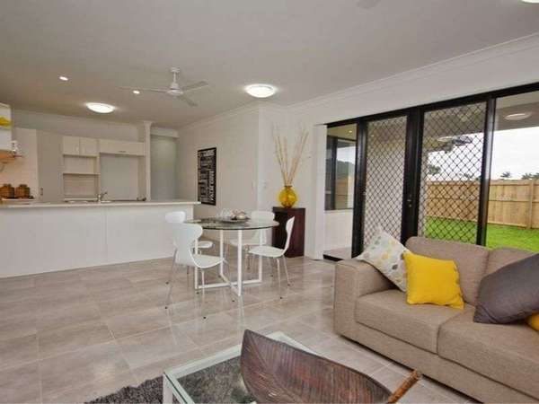 2 Hunter Close, Redlynch - Thumbnail 3