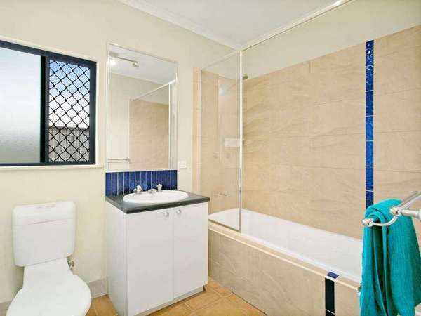 12 Goldberg Close, White Rock - Thumbnail 7