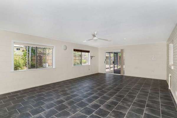 3 Mimosa Street, Holloways Beach - Thumbnail 5