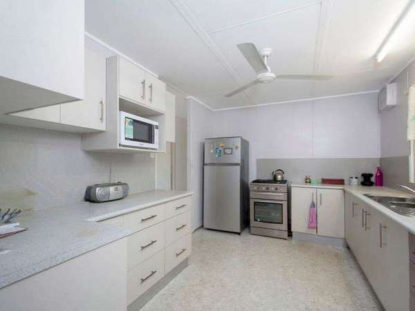 217 Harvey Road, Redlynch - Thumbnail 2