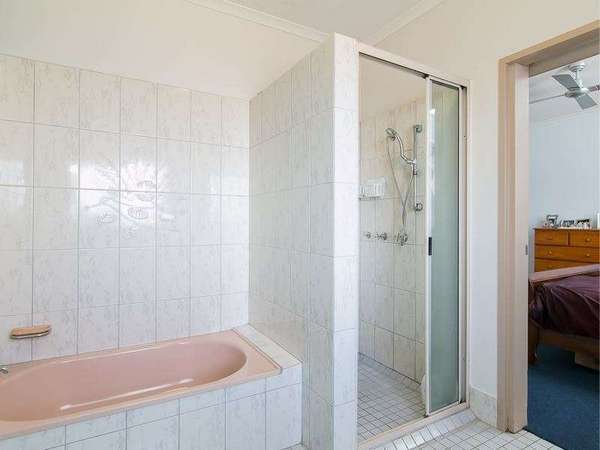 13 Ethel Close, Redlynch - Thumbnail 7