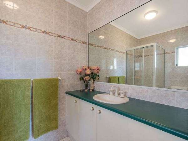 21 Knight Road, Smithfield - Thumbnail 7
