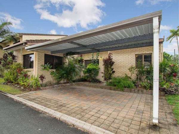 20/21-31 Poinciana Street, Holloways Beach - Thumbnail 2