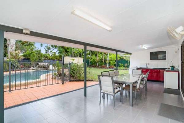 46 Oleander Street, Holloways Beach - Thumbnail 3