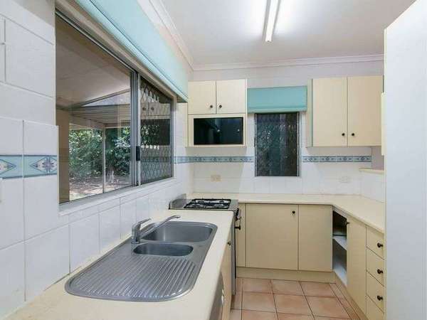 43 Impey Street, Caravonica - Thumbnail 6