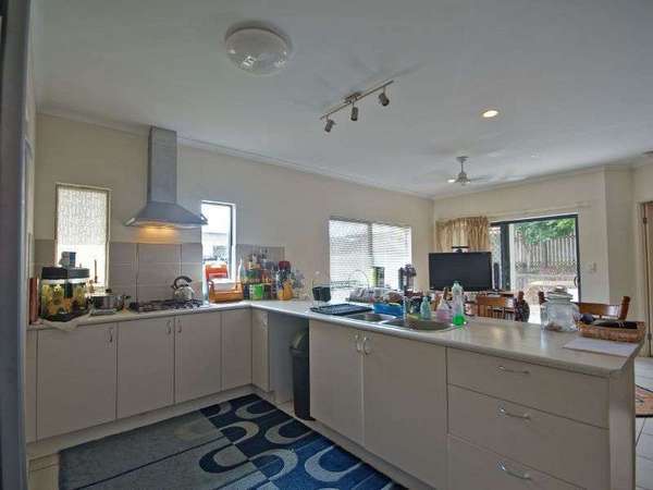 40 Slipper Street, Edmonton - Thumbnail 6