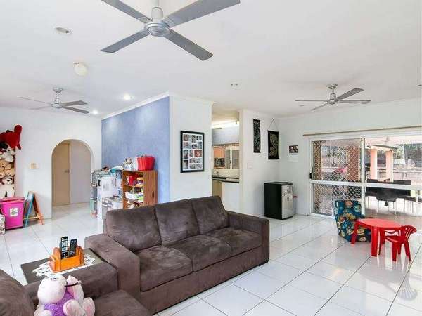 13 Ethel Close, Redlynch - Thumbnail 4