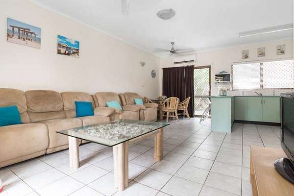 35/21-31 Poinciana Street, Holloways Beach - Thumbnail 2