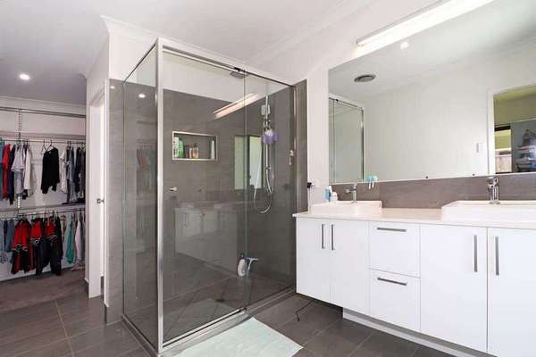 28 Whipbird Drive, Smithfield - Thumbnail 6