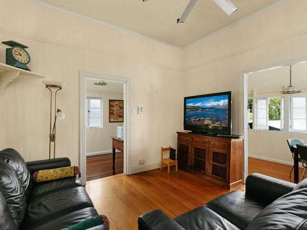 22 Joan St, Bungalow - Thumbnail 4