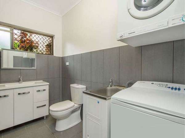 20/21-31 Poinciana Street, Holloways Beach - Thumbnail 5
