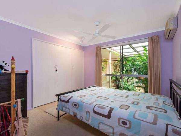 21 Oleander Street, Holloways Beach - Thumbnail 5