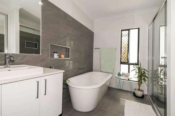 28 Whipbird Drive, Smithfield - Thumbnail 5