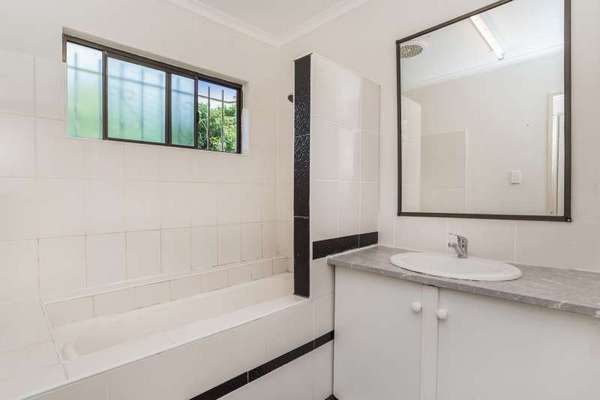 14 Conlan Close, Manoora - Thumbnail 7