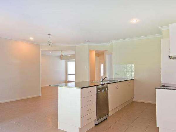 74 Roberts Drive, Trinity Beach - Thumbnail 3