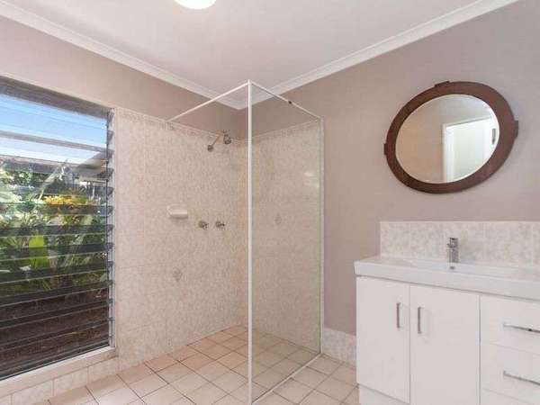 15 Bouganvillea Street, Holloways Beach - Thumbnail 6