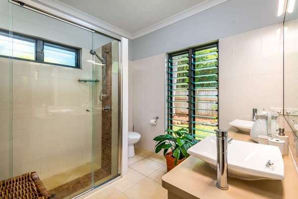 30 Tyrconnell Cr, Redlynch - Thumbnail 8