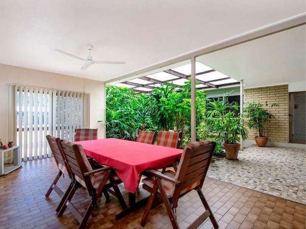 21 Oleander Street, Holloways Beach - Thumbnail 3