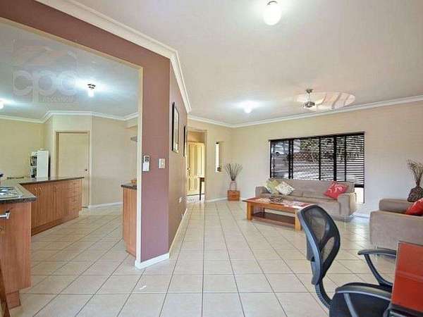 36 Pilosa Street, Redlynch - Thumbnail 2
